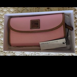 Dooney and Bourke Pebble Grain Continental Clutch Wallet